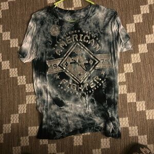 Size small a American fighter tee shirt only worn once size small:)